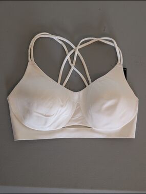 VSX Elevate Strappy Comfort Sports Bra Victoria's Secret M